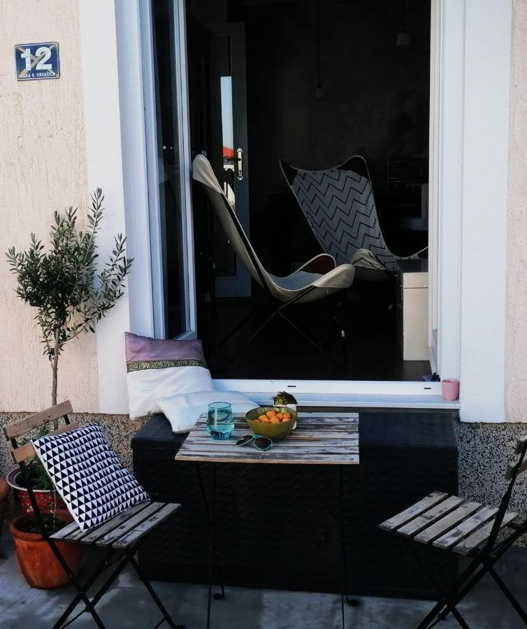 Häuschen am Meer Vodice Exterior foto